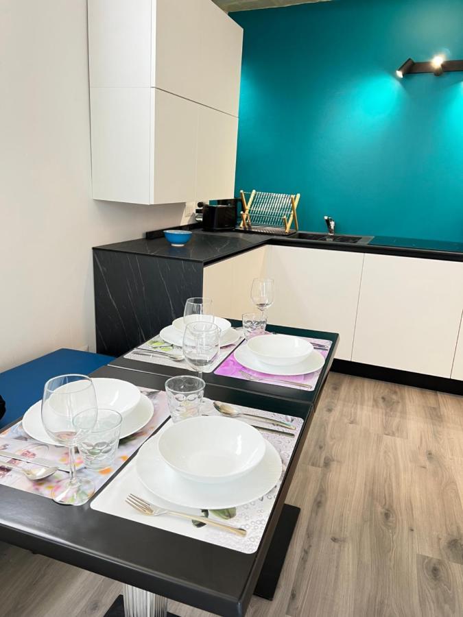 Blue Sapphire Como Cozy Flat In Center Of City Appartement Buitenkant foto