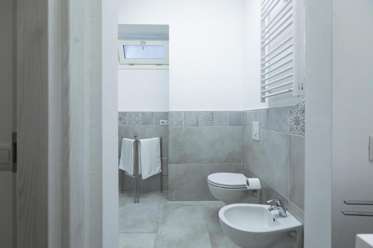 Blue Sapphire Como Cozy Flat In Center Of City Appartement Buitenkant foto